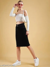 Black stretchable denim knee-length skirt, solid pattern. Size 26, made in India