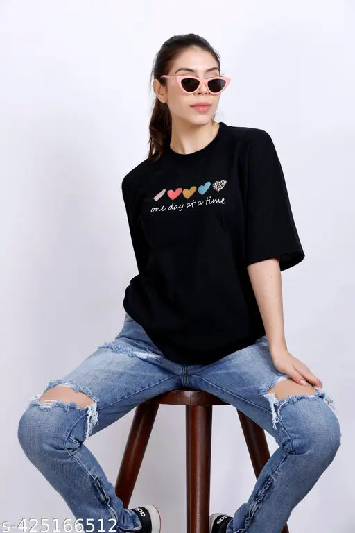 Printed round neck cotton oversized t-shirt, short sleeves, size M, vibrant design