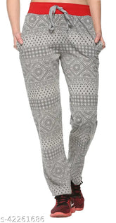 Cotton blend knee-length Shaun printed nightwear pajamas, vibrant graphic prints