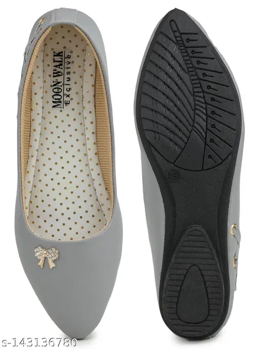 Synthetic embellished ballet sandals for women, Moonwalk Women Fancy Bellies on footwear display