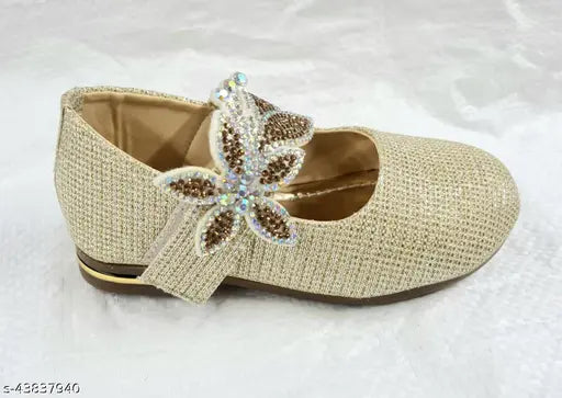 Synthetic leather juttis and mojaris, solid pattern, velcro fastening, multiple sizes for Indian girls fashion