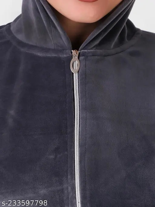 Warm, breathable fleece sweatshirt in winter wear size (select from XS, S, M). Solid pattern, perfect for gym, yoga, or aerobics. Indian origin, quality-assured and colorfast