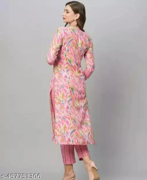 Fashionable cotton-blend kurtis with three-quarter sleeves and printed combo, size XXS to XXXL. Indian ethnic wear on display