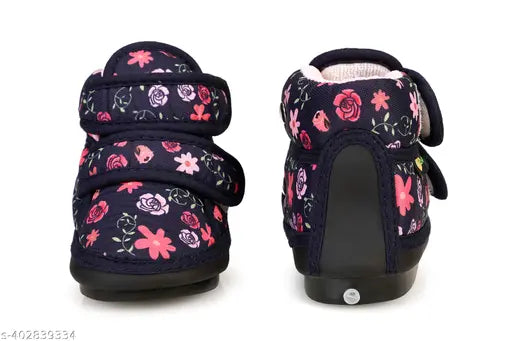 Cotton and PVC Im Baby musical shoes, printed design with velcro fastening, promoting child development and comfort