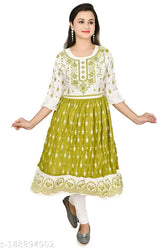 Rayon three-quarter sleeve printed girls kurtis set on mannequin, ideal for official and casual wear, premium quality fabric, Made in India