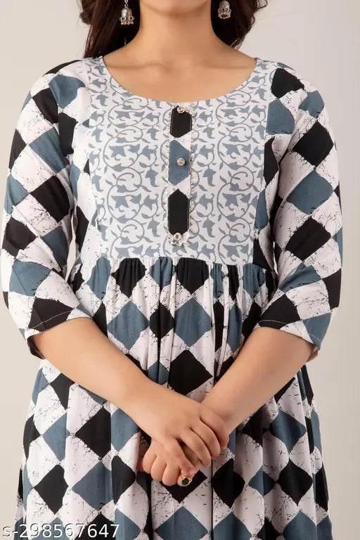 Rayon maternity feeding dress with zip, printed ARNICA design, three-quarter sleeves