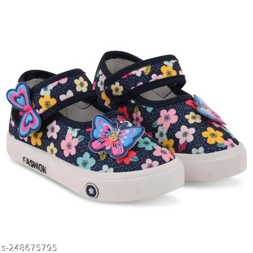 Pink synthetic mesh applique girls sandals with PVC sole, featuring a velcro closure and printed design. Ideal for casual wear in summer days. Size: 21-24 Months to 4 Years. Origin: India