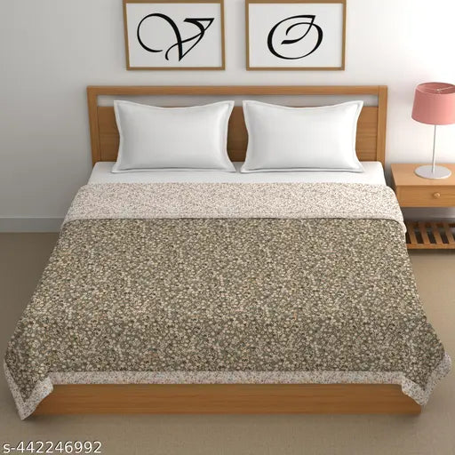 Luxurious cotton double bed comforter by Chhavi India, ideal for year-round comfort