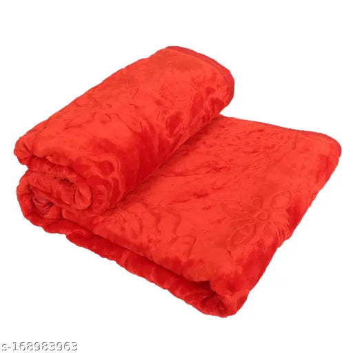 Attractive floral polyester double mink blanket, ideal for heavy winter use