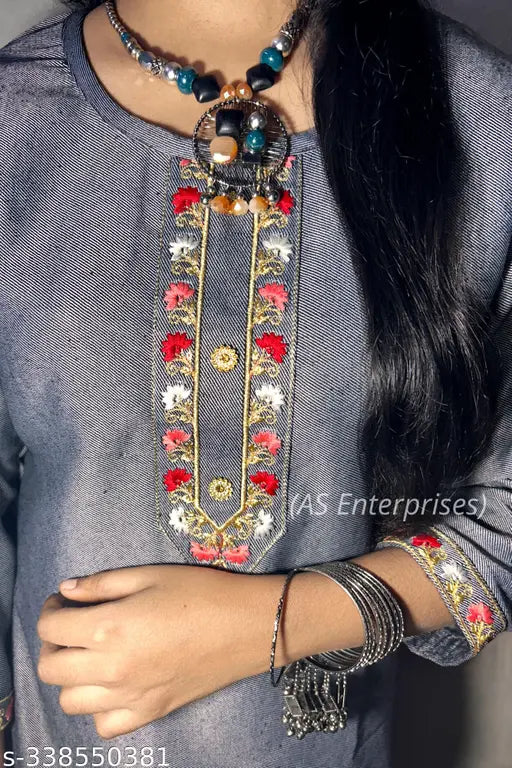 Woolen straight kurti, embroidered in Kashmir, three-quarter sleeves, solid design. Comfortable size M (38in), L (40in), XL (42in), XXL (44in), XXXL (46in). Fancy embroidery on Indian woolen kurti