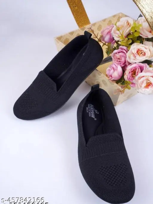 Black synthetic ballerina juttis for women - Indian-made, classic and comfortable