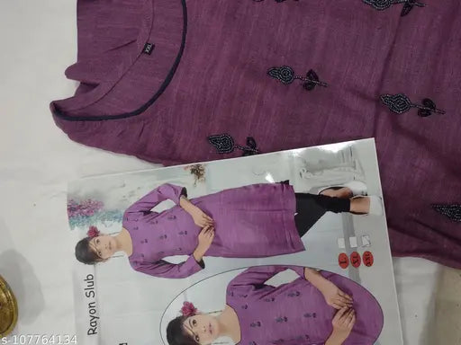 Best quality cotton embroidered kurti, three-quarter sleeves, printed pattern, Indian origin