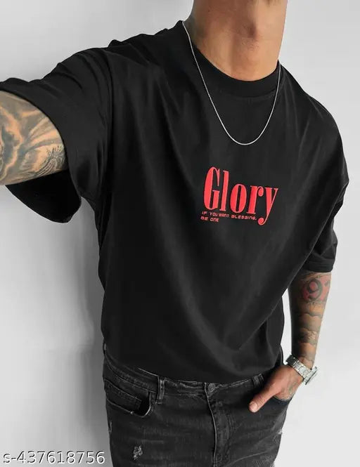 Black cotton blend round neck t-shirt for men, printed design on chest
