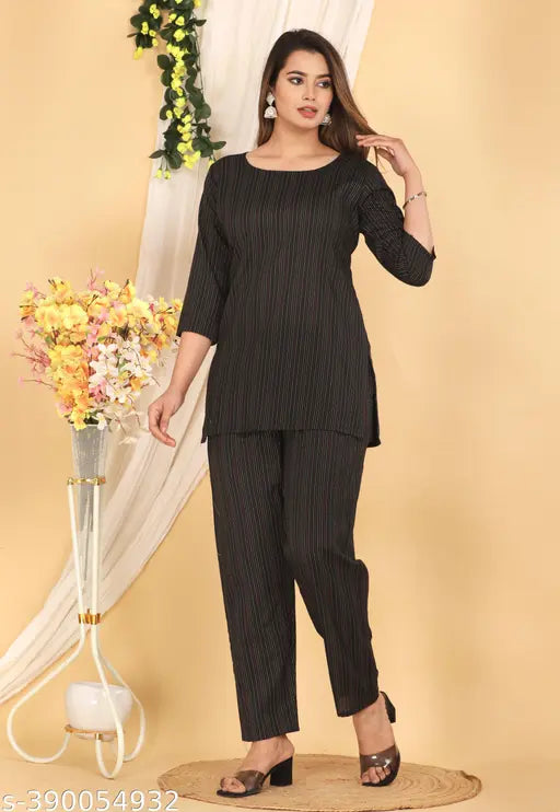 Striped three-quarter sleeve cotton kurta set with pyjamas bottoms, Indian nightwear for men in various sizes (M/L/XL/XXL)