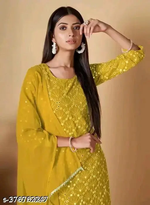 Georgette embellished net woman's heavy kurta set with dupatta, three-quarter sleeves - India