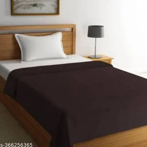 Brown LiveWell fleece blanket set (3 pcs, 130x220 cm), ideal for light to medium winter, AC use, travel, camping