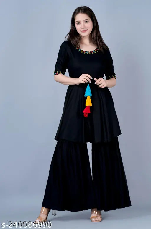 Black rayon kurta set with tassels, solid pattern, short sleeves, India origin