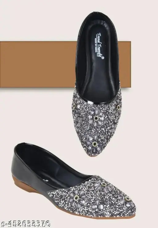 Textured patent leather Ishan juttis, closed back net, Indian footwear for men - sizes: IND-4 to IND-9