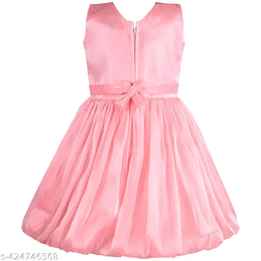 Silver kraft peach pleated knee-length frock, sleeveless A-line dress with V-neck and gathering on waist, organza fabric, zipper closure and tie-ups for better fitting. Party wear for girls ages 3-5 years old, India origin