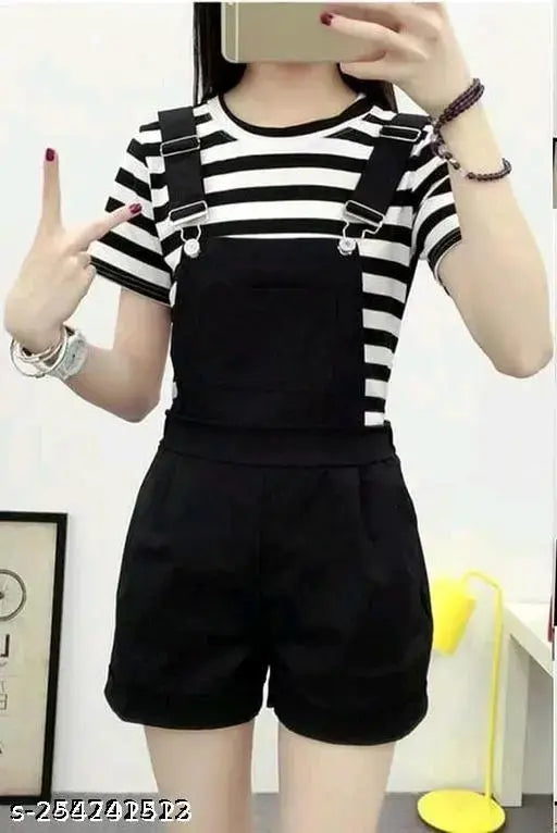 Autumn Korean-style cotton denim dungaree with T-shirt set, solid pattern, short sleeves in XS, S, M. Cotton clothing for women
