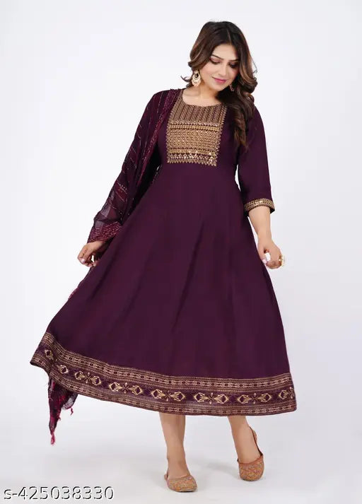 Rayon kurti and dupatta set, solid color Indian traditional wear for women with three-quarter sleeves, size M - 6XL