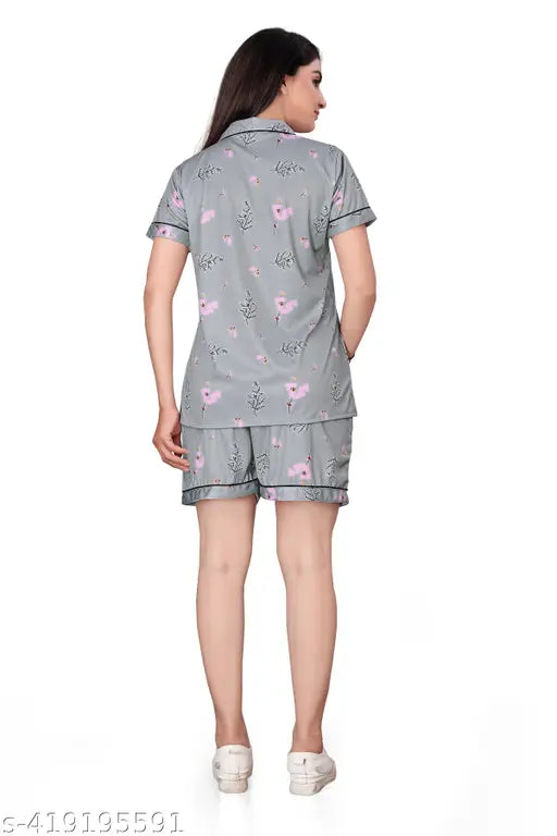 Fashionable printed net hosiery sleeve short-sleeve nightshirt and shorts set for girls and women in various sizes (M, L, XL, XXL)