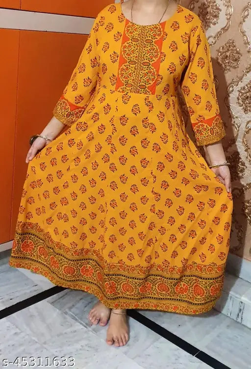 Rayon, printed combo Alisha fashionable kurti with three-quarter sleeves. M (38in), L (40in), XL (42in), XXL (44in), XXXL (46in). Indian handcrafted attire