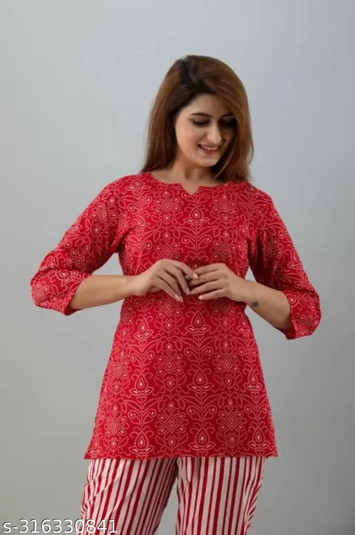 Cotton night suit 002, printed pyjama set with three-quarter sleeves, comfortable cotton cambric for daily wear, available in sizes XS to XXXL