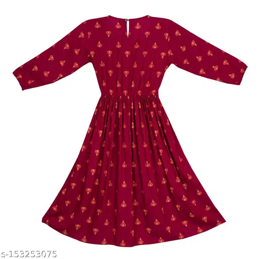 Rayon printed kurti, long sleeves, vibrant pattern for teens, Indian traditional clothing on mannequin