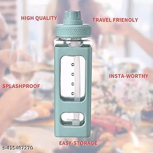 White plastic Kawaii water bottle with straw and strap, large portable square drinking bottle, 700ML. Ergonomic design meets style for everyday use, premium quality material