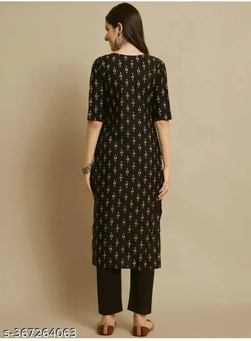 Rayon printed kurta pant set with palazzos, three-quarter sleeves, and vibrant plus print from India