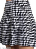 Mehrang cotton blend checked skater skirt with attached inner shorts, flared inskirt and stretchy waistband. Ideal for tall, thin women. Multiple layer waist with elastic band. Available in sizes 26-32, origin: India