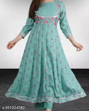 Printed floral rayon kurta set with dupatta and pants, three-quarter sleeves, size XL (bust 42in, length 52in), Indian origin
