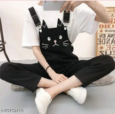 Denim cat jumpsuit with TEE, printed net pattern, short sleeves, ankle-length pants. Comfortable and stylish denim overalls for a cute street style look