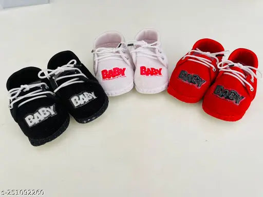 Soft canvas and Eva new born baby booties for boys and girls. Cartoon face design, perfect for little ones feet protection and warmth