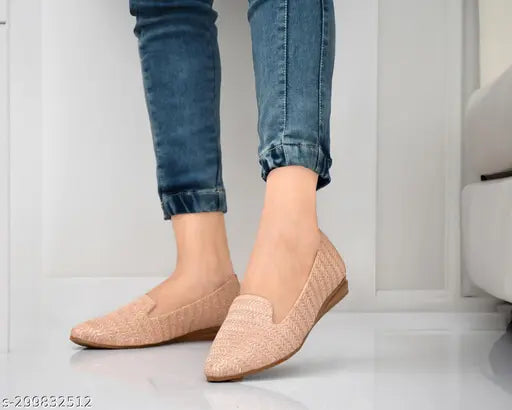 PU women's comfortable flat bellies or ballerinas, embellished and lace-up, Indian craftsmanship
