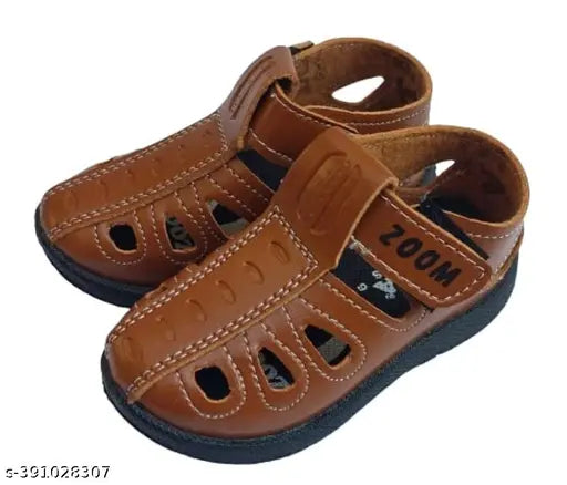 Nubuck PVC closed toe sandals for kids, ideal for comfortable play (Solid color)