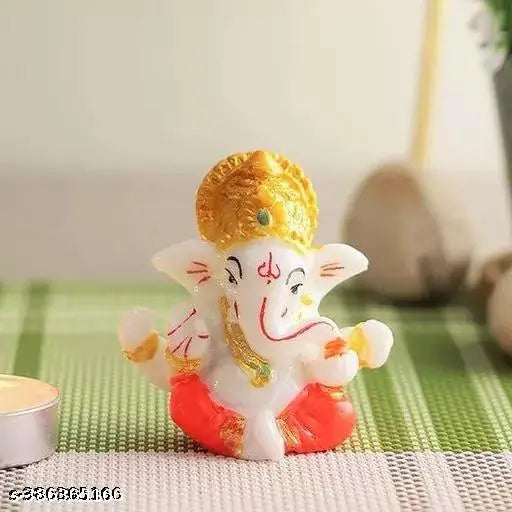 Ganesha Vinayaka statue, Indian religious idol for car dashboard and office decor