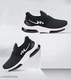 Lightweight synthetic sneakers for kids, durable and comfortable, ideal for outdoor activities and casual wear