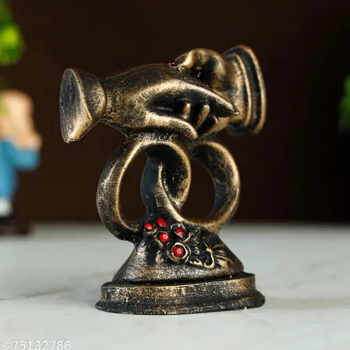 GoldiluxeClassic Polyresin Loving Couple Showpiece - Detailed, resilient figurine for Valentines or wedding gifts. Made in India