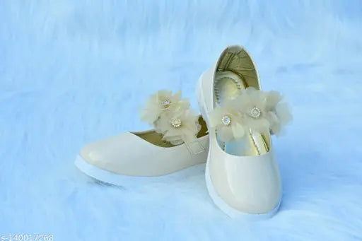 Solid Little Kids sandal shoe, velcro fastening, various sizes from 15-month to 10-year-old, Indian origin