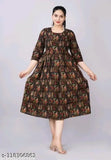 Rayon Marwadi Maternity Feeding Kurti with Zippers, striped pattern, three-quarter sleeves, available in sizes M to XXL. Women's maternity kurti for feeding on display