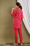 Red printed cotton pyjamas with three-quarter sleeves, country of origin India