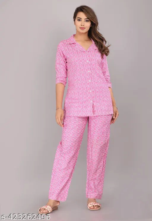 Pink cotton printed night suit set, loose-fitting pyjamas with 3/4 sleeves, floral pattern on Indian-made women's sleepwear
