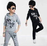 Stylish cotton hoodie and lower pack for boys (set of 2), printed pattern, trendy clothing set for superheroes, comfortable in all weather