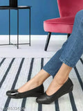 Synthetic Dutch heel bellie in solid pattern, slip-on design for women's comfort. Sizes: IND-3 to IND-9. Made in India