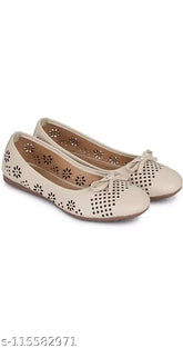 Textured beige patent leather ballerinas for women, slip-on style - India origin