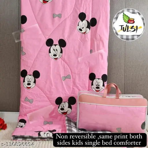 Cotton single bed comforter in panel print, vibrant and cozy for a comfortable sleep