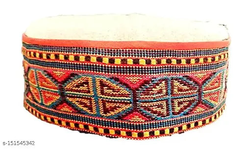 Woolen Himachali Cap - Traditional Pahadi Topi/Kullu Cap, embroidered pattern, country of origin: India (Close-up)