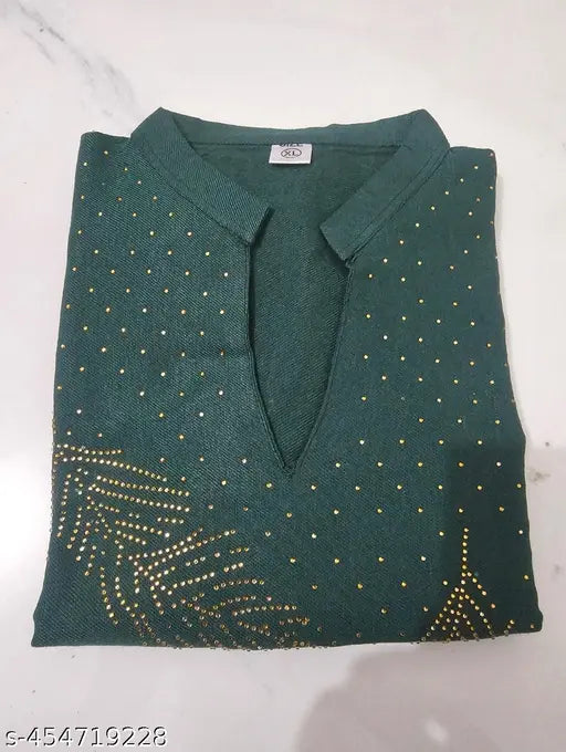 Green wool women's mandarin collar kurta with three-quarter sleeves, single solid style on mannequin